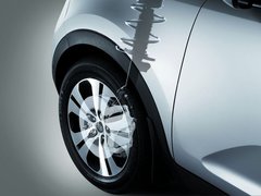 2011款 2.0L 自动 GL 两驱版 5座