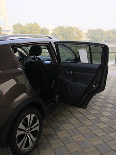 2011款 2.0L 自动 GL 两驱版 5座