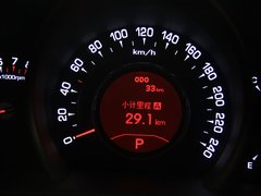 2011款 2.0L 自动 GL 两驱版 5座