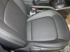 2011款 2.0L 自动 GL 两驱版 5座