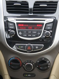 2010款 三厢 1.4L 自动 舒适型 GS