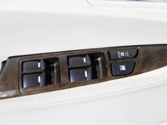 2011款 2.0T 自动 尊贵柴油版