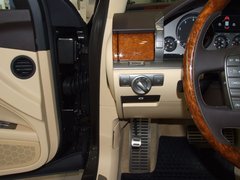 2011款 V6 3.6L 4座加长Individual版