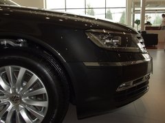 2011款 V6 3.6L 4座加长Individual版