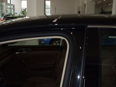 2011款 V6 3.6L 4座加长Individual版