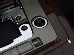 2011款 V6 3.6L 4座加长Individual版