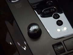 2011款 V6 3.6L 4座加长Individual版