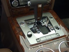 2011款 V6 3.6L 4座加长Individual版
