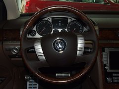 2011款 V6 3.6L 4座加长Individual版