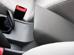 2011款 1.5L 手動(dòng) 標(biāo)準(zhǔn)型