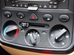 2010款 1.2L 手动 舒适型 7座