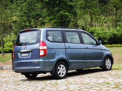 2010款 1.2L 手动 舒适型 7座