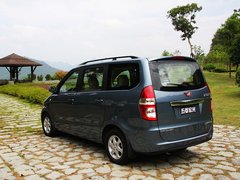 2010款 1.2L 手动 舒适型 7座