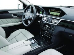 2010款 E300L 3.0L 时尚型