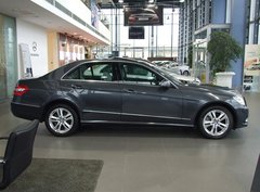 2010款 E300L 3.0L 时尚型