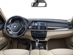 2011款 4.4T xDrive50i领先型 5座