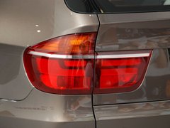 2011款 4.4T xDrive50i领先型 5座