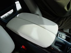 2011款 4.4T xDrive50i领先型 5座