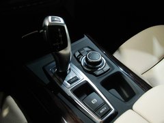 2011款 4.4T xDrive50i领先型 5座