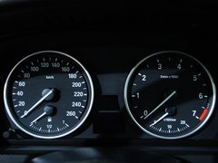 2011款 4.4T xDrive50i领先型 5座