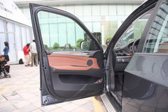 2011款 4.4T xDrive50i领先型 5座