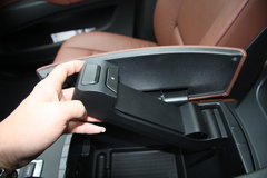 2011款 4.4T xDrive50i领先型 5座