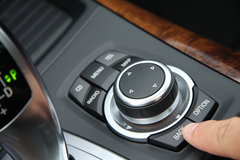 2011款 4.4T xDrive50i领先型 5座