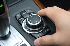 2011款 4.4T xDrive50i领先型 5座