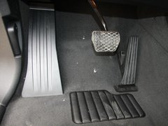 2011款 4.4T xDrive50i领先型 5座