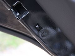 2011款 4.4T xDrive50i领先型 5座