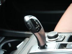 2011款 4.4T xDrive50i领先型 5座