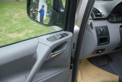 2010款 2.2T 自动 柴油精英版 8-9座