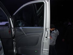 2010款 2.2T 自动 柴油精英版 8-9座