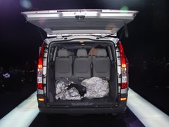 2010款 2.2T 自动 柴油精英版 8-9座