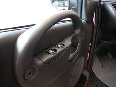 2010款 1.6L 手动 豪华型 5座