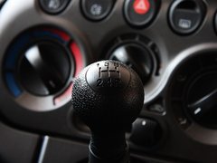 2010款 1.6L 手动 豪华型 5座