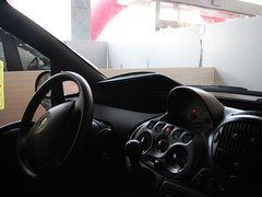 2010款 1.6L 手动 豪华型 5座