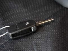 2010款 1.6L 手动 豪华型 5座