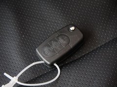 2010款 1.6L 手动 豪华型 5座