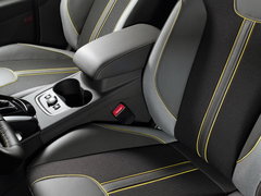 2012款 两厢 2.0L DCT 豪华运动型