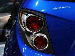 2010款 1.6L 自动 炫动版（劲黑内饰）