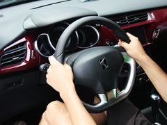 2012款 1.6L 自动 至尊版
