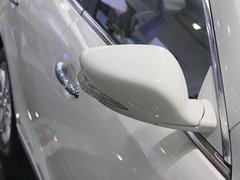 2011款 2.0L 自動 尊貴型