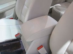 2011款 2.0L 自动 尊贵型