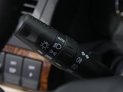 2011款 2.0L 自动 尊贵型