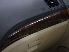 2011款 2.0L 自动 尊贵型
