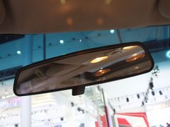 2011款 2.0L 自动 尊贵型
