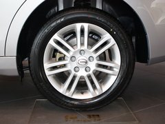 2011款 2.0L 自动 尊贵型