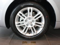2011款 2.0L 自动 尊贵型