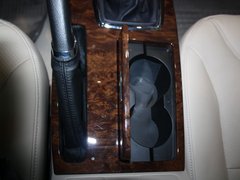 2011款 2.0L 自动 尊贵型